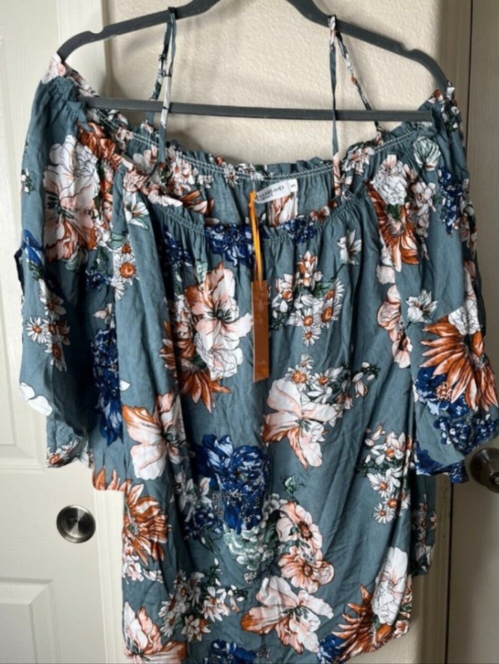 Wonderland by Orange Boho Flowy Cold Shoulder Floral Top BNWT S/M